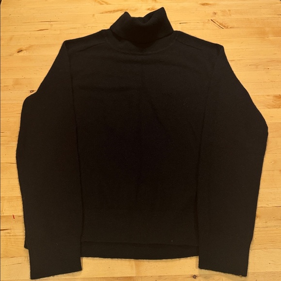 Quince Mongolian Cashmere Turtleneck, NWOT, M - Picture 2 of 5